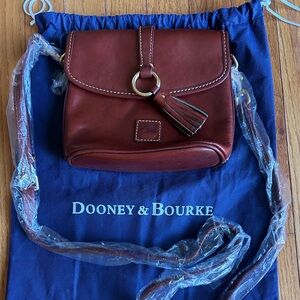Small cross body Dooney bag/ brand new never used